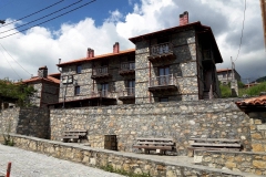 33706748_556613654738863_3903105273165774848_n