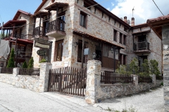 33781693_556613738072188_7014283297811333120_n