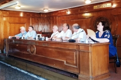 37062176_894827607380314_5995670694770245632_n