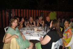 Νυχτερινή διασκέδαση στην πισίνα του ξενοδοχείου