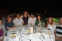 Νυχτερινή διασκέδαση στην πισίνα του ξενοδοχείου