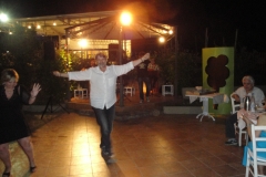 Νυχτερινή διασκέδαση στην πισίνα του ξενοδοχείου