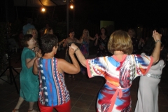 Νυχτερινή διασκέδαση στην πισίνα του ξενοδοχείου